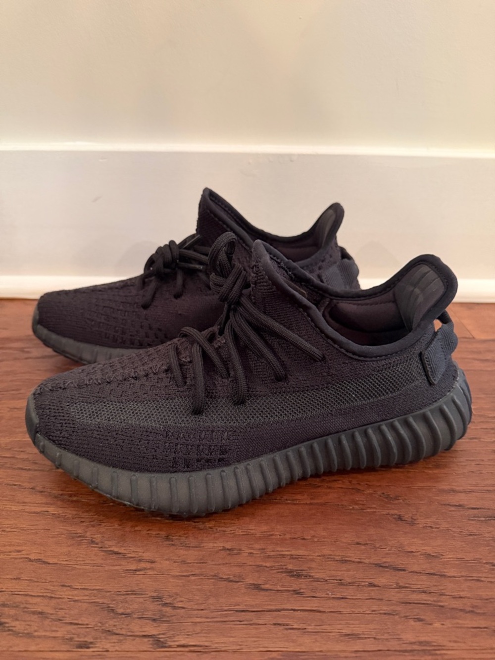 ADIDAS YEEZY SNEAKERS SIZE 6 MENS